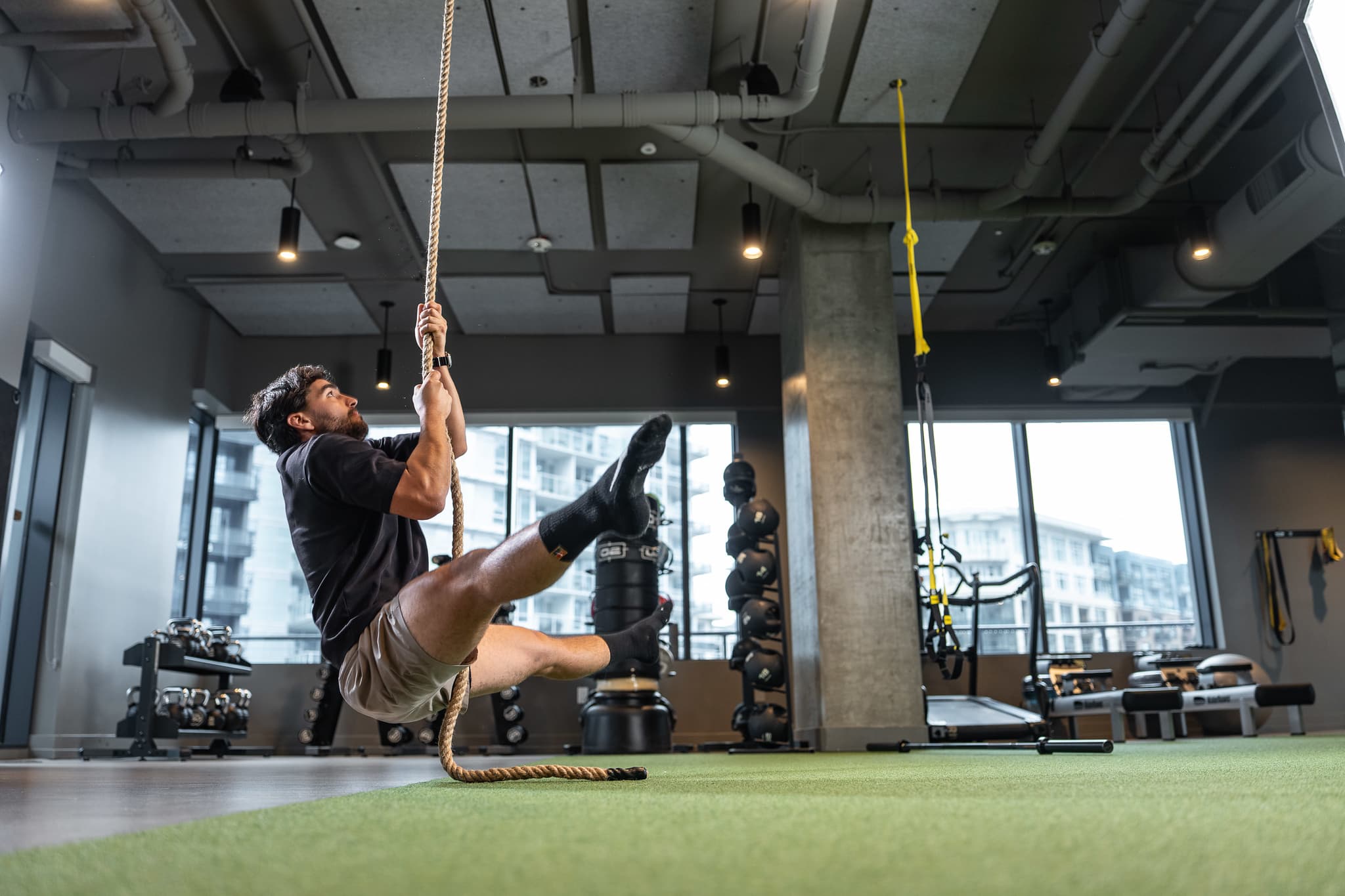 MV Calisthenics studio interior with premium equipment.