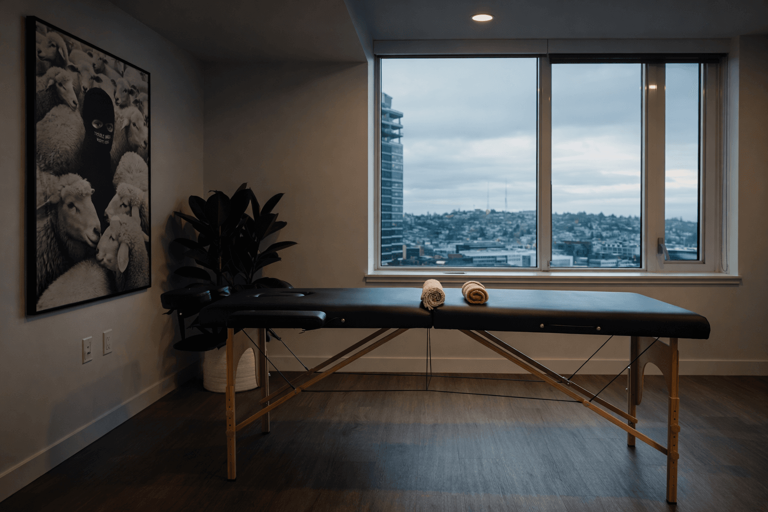 Professional sports massage therapy session focusing on muscle recovery and injury prevention.